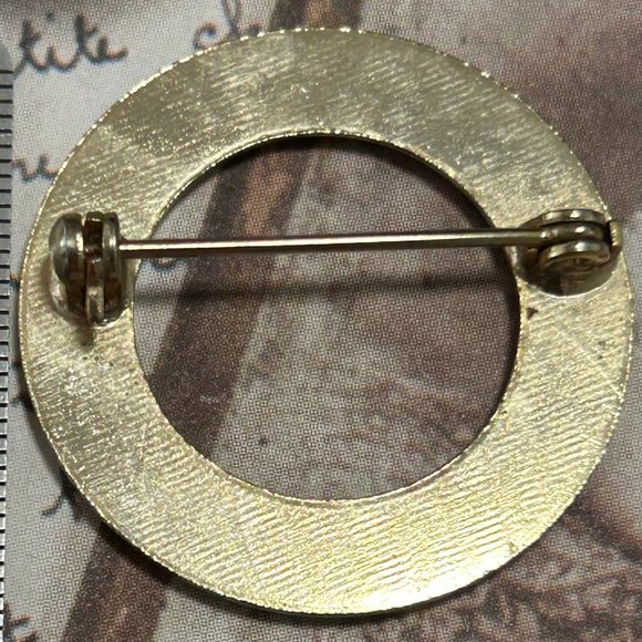 Vintage Baby Blue Enamel Round Circle Wreath Brooch Pin Pink Rose Floral - Picture 5 of 5